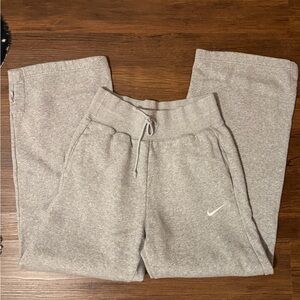 SOLD!! Nike Women’s Light Gray Joggers